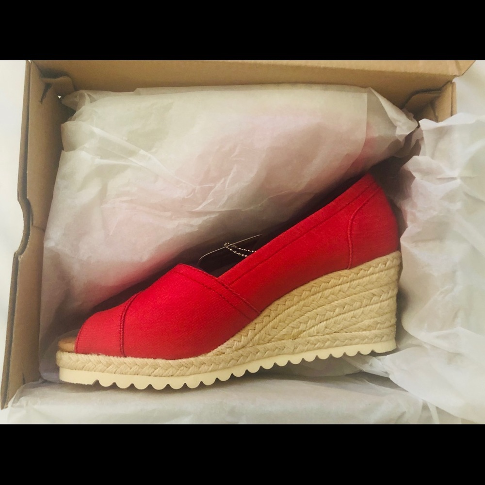 NEVER WORN red espadrilles